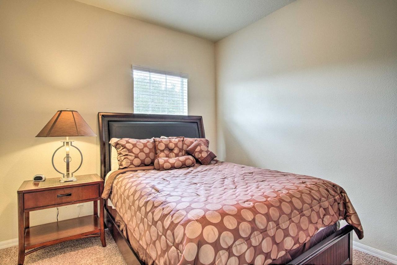 Quiet Condo With Balcony About 2 Miles To Disney World! ออร์ลันโด ภายนอก รูปภาพ