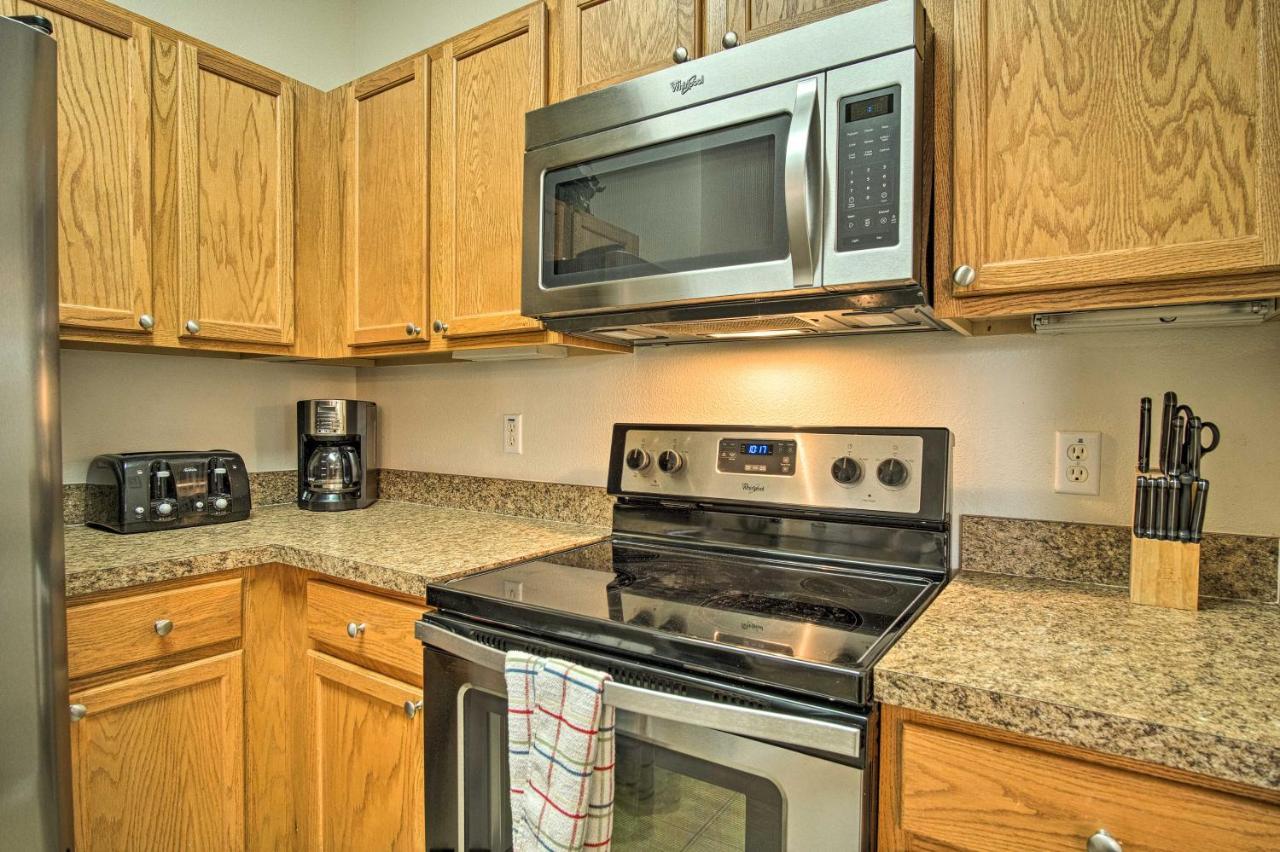 Quiet Condo With Balcony About 2 Miles To Disney World! ออร์ลันโด ภายนอก รูปภาพ